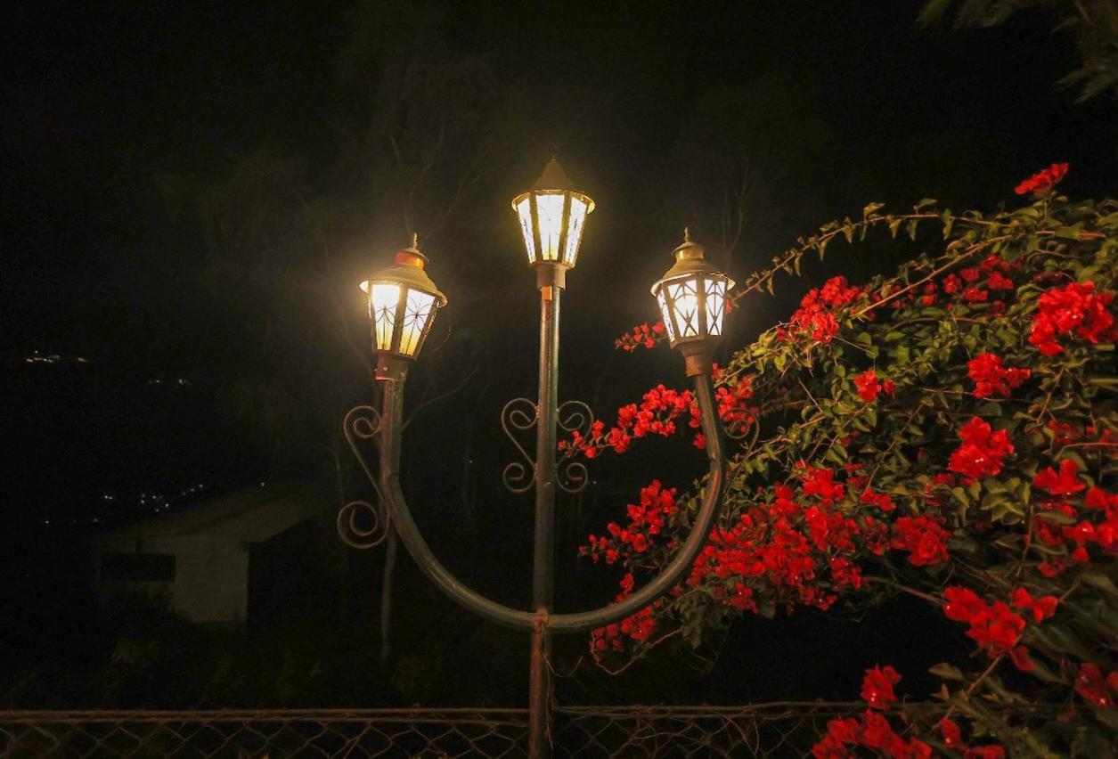 Valleycrest Villa With Swimming Pool Mahabaleshwar Bagian luar foto